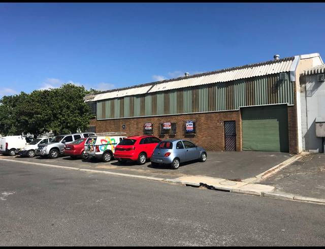 416M² FACTORY FOR SALE IN OKAVANGO PARK